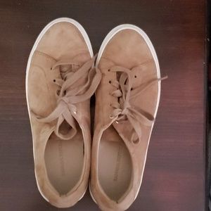 Banana Republic barely worn suede sneaker